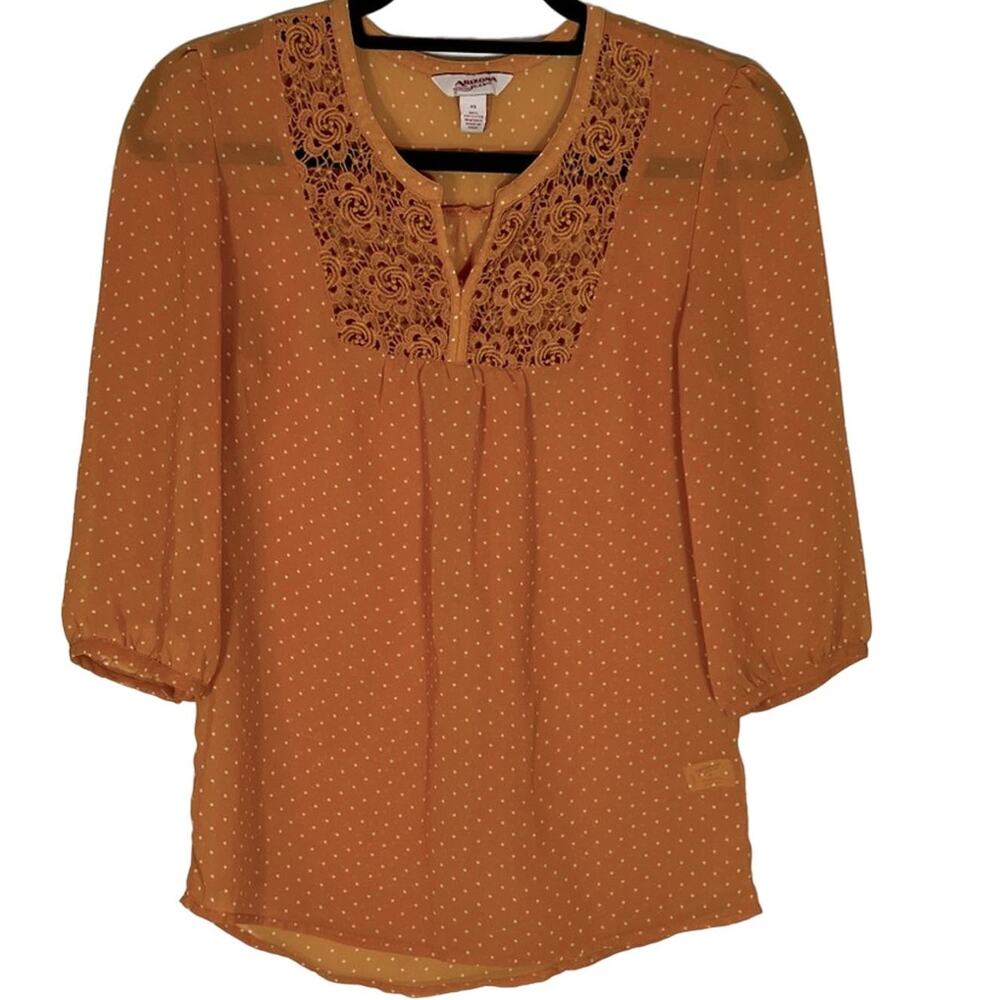 Arizona Jeans Co Size XSmall Mustard Polka Dot Round with V-Neck Blouse